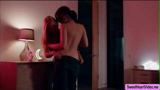 MILF Sarah Vandella, finalmente, lamiendo coño con Liv Salvaje