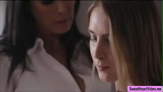 Каденс Люкс акыры занялась сексом менен мокрой киской милфы Рейган Фокс