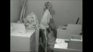 Lesbianas en una sala de lavandería