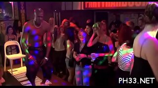 Hitam schlong mencari untuk fuck