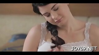 Похотливая Люси Л жай раздевается жөн гана үчүн оюн-зооктор