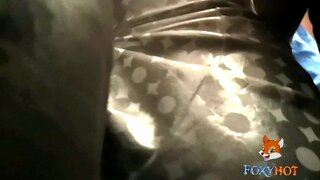 Mostrando el culo en el subterraneo metro en la calle y en publico