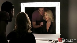 Роздача потужного члена в день матері