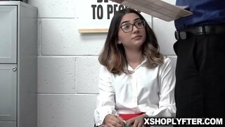 Callie nahazo fucked eo an-tampony amin&#039;ny birao-latabatra