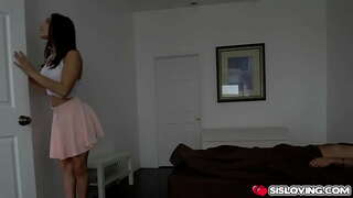 Abella Rrezik dëshiron të ndjehen të saj stepbrothers karin brenda saj lagur twat